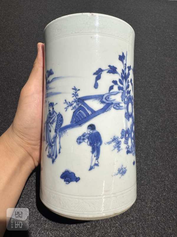 明崇祯 青花封侯拜相图笔筒 - 图5